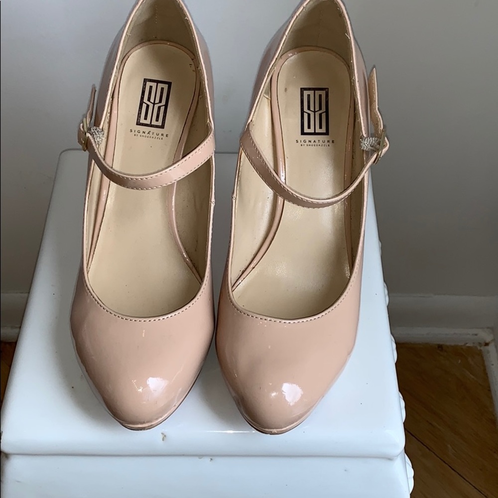 Nude Pumps with Pink Bottoms